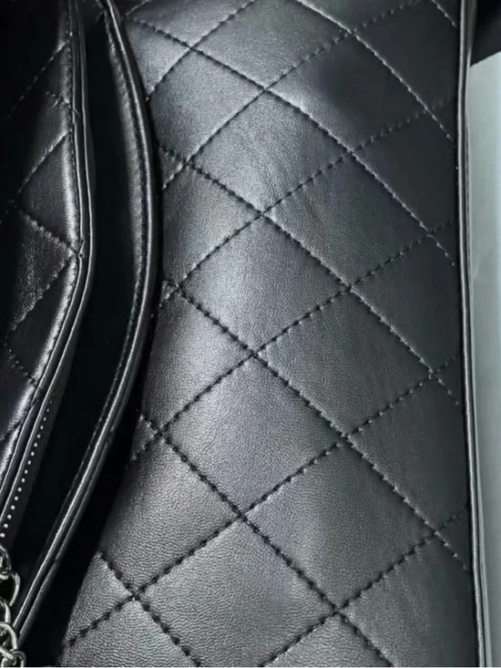 New Chanel Makeup Shoulder Bag - Picture 7 of 10